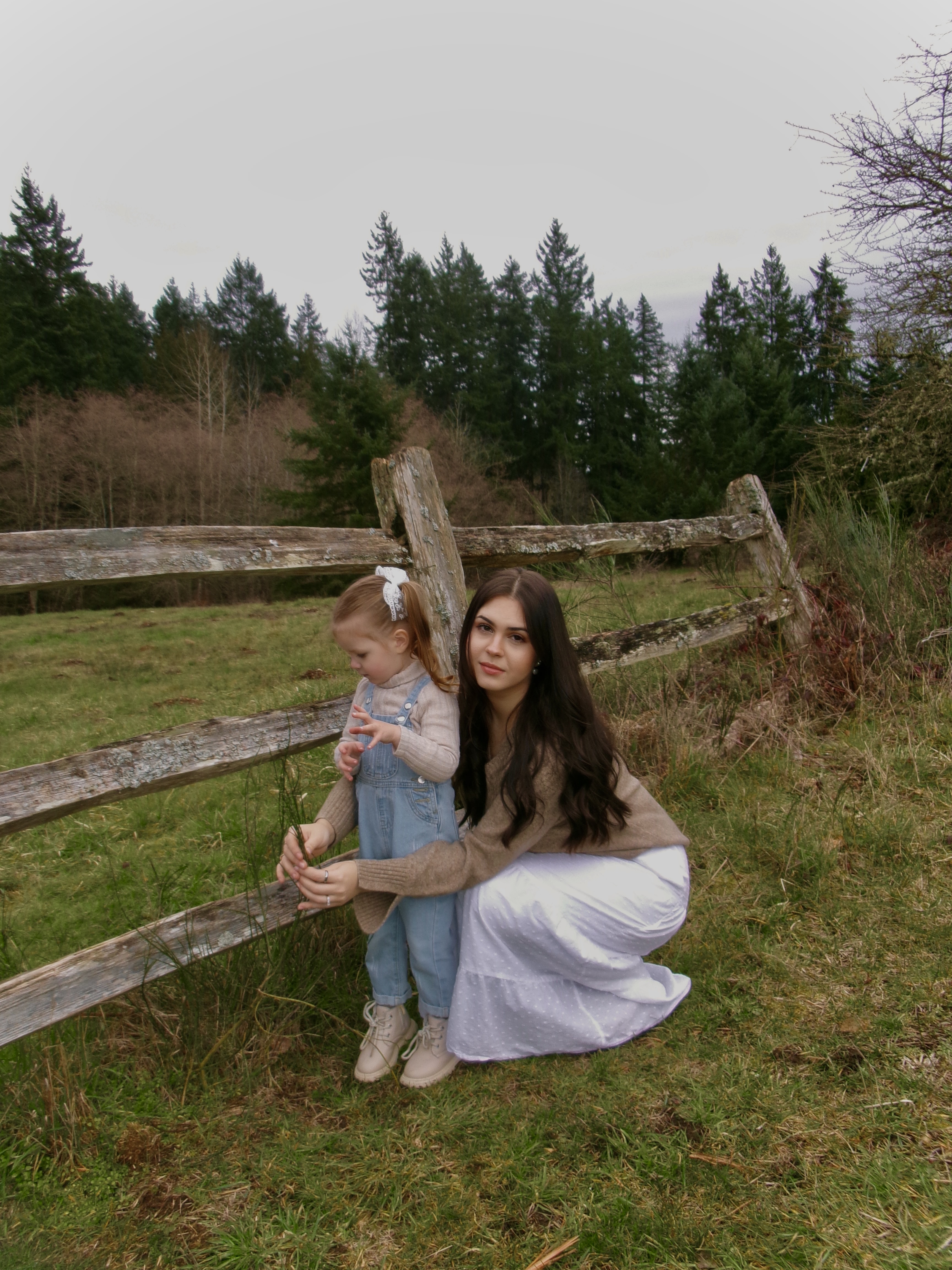 Candid portrait session in warm outdoor lighting